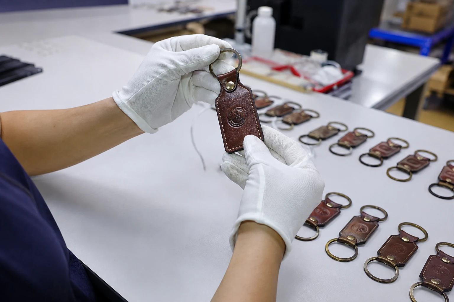 custom leather keychain quality inspection